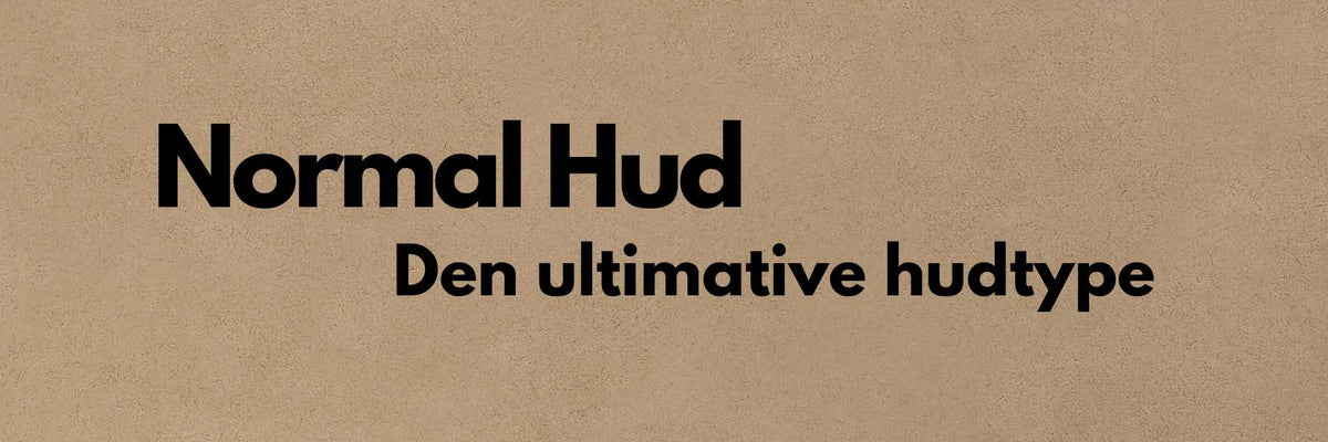 Kvinde med normal, velplejet hudtype foran spejlet