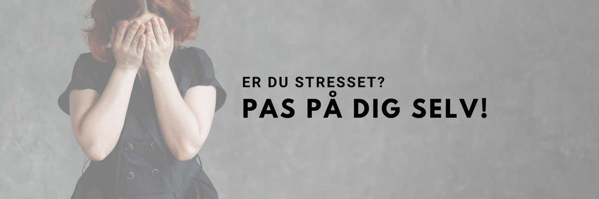 Stresset kvinde med spændt hud der viser tegn på stresspåvirkning