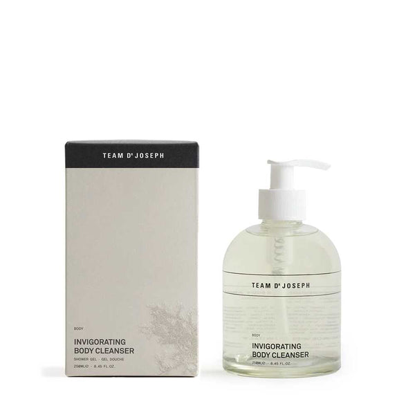 Oplev en frisk og skånsom rens med Invigorating Body Cleanser fra Team Dr. Joseph – en opkvikkende brusegel, der forkæler huden med nærende og fugtgivende ingredienser.&nbsp;