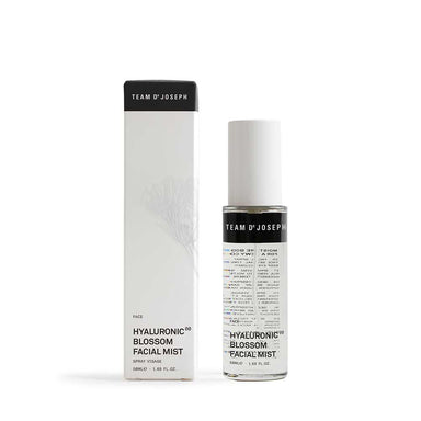 Hyaluronic Blossom Facial Mist fra Team Dr. Joseph – Opfriskende Fugt til Din Hud. Her i 50 ml. rejsestørrelse.