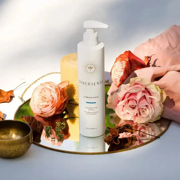Innersense Create Hold stylinggel med naturligt hold, glans og definition – til krøllet og kraftigt hår.